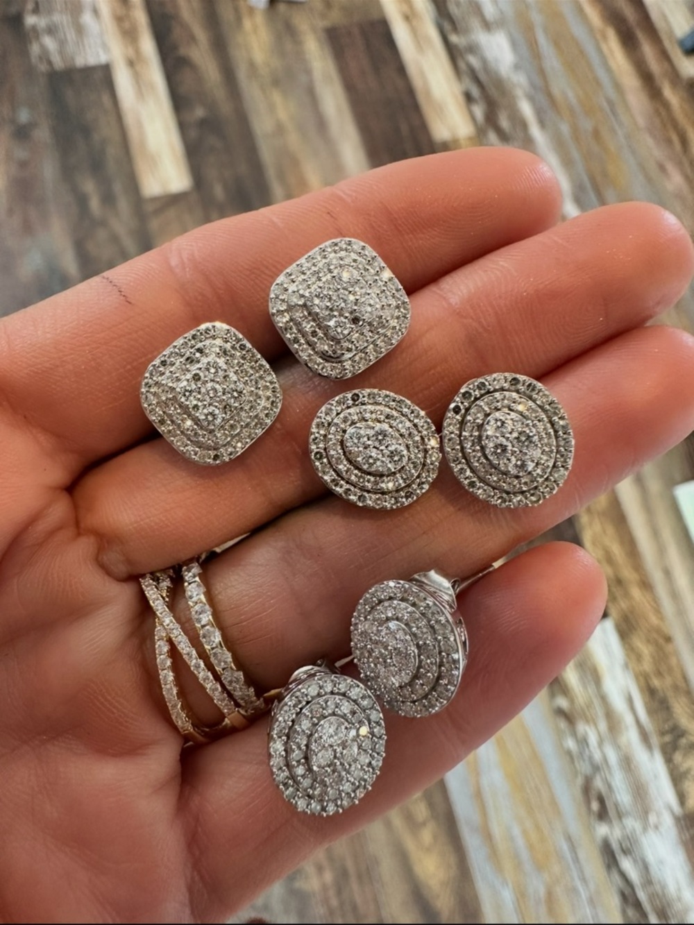 Oval Brilliant 1.00 ct VVS Diamond Earrings